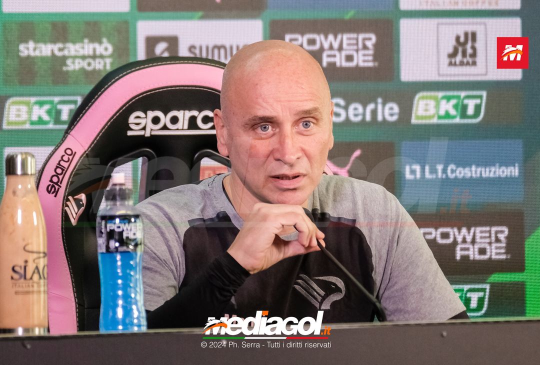 FOTO PALERMO, verso il Catanzaro: il tecnico Corini in conferenza (GALLERY) - immagine 6