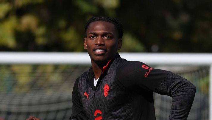 Milan, Pedullà: 'Leao rischia la panchina. Potenziale da campione, ma ...'