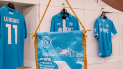 GALLERY La maglia di Lukaku debutta nello spogliatoio del Maradona