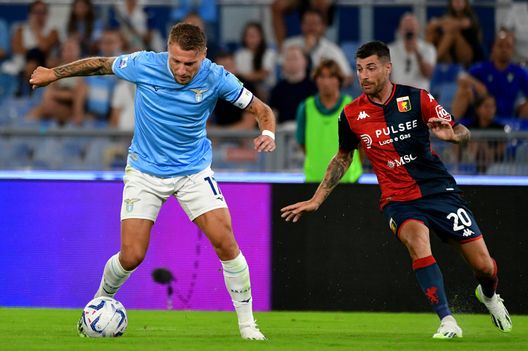 ROME, ITALY - AUGUST 27: Ciro Immobile of SS Lazio compete for the ball with Stefano Sabelli during the Serie A TIM match between SS Lazio and Genoa CFC at Stadio Olimpico on August 27, 2023 in Rome, Italy. (Photo by Marco Rosi - SS Lazio/Getty Images) Sabelli onesto: “Fiorentina? Ha fatto due finali. Raccolto ciò che meritavamo”- immagine 2