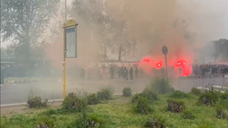 Lazio-Roma, tensione fuori l’Olimpico: contatto sfiorato tra le tifoserie