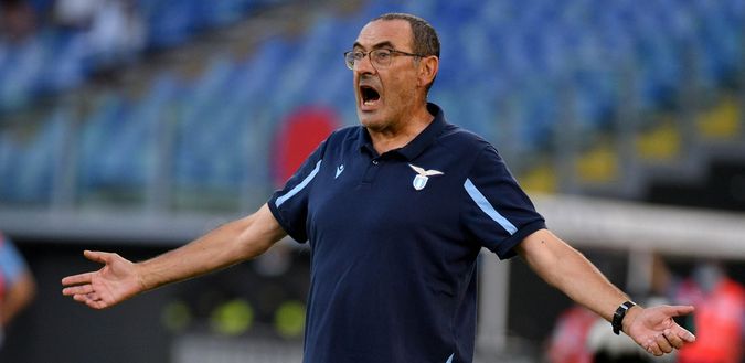 ROME, ITALY - AUGUST 28: SS Lazio head coach Maurizio Sarri reacts during the Serie A match between SS Lazio and Spezia Calcio at Stadio Olimpico on August 28, 2021 in Rome, Italy. (Photo by Marco Rosi/Getty Images) Sarri show tra Lazio, Gattuso e Nazionale: “Guendouzi? Serve il guinzaglio”- immagine 2