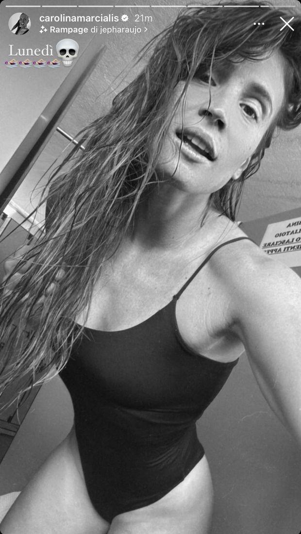 Carolina da sogno in costume. Sessione d’allenamento di lunedì per lady Cassano- immagine 2