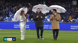 Body scollato e jeans: il look di Diletta Leotta per Napoli-Inter