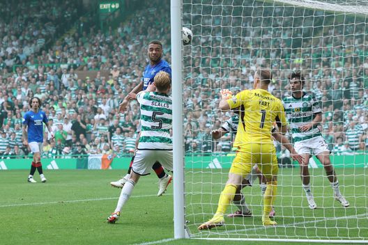 GLASGOW, SCOTLAND - MAY 11: Cyriel Dessers of Rangers scores his team's first goal during the Cinch Scottish Premiership match between Celtic FC and Rangers FC at Celtic Park Stadium on May 11, 2024 in Glasgow, Scotland. (Photo by Ian MacNicol/Getty Images) ESCLUSIVA Rangers-Celtic, Amoruso: “Old Firm, leadership e un capitano inaspettato”- immagine 6
