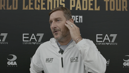 “Saluto Serme!”, la gaffe di Totti con Cosmi è virale. E il mister lo ‘bacchetta’