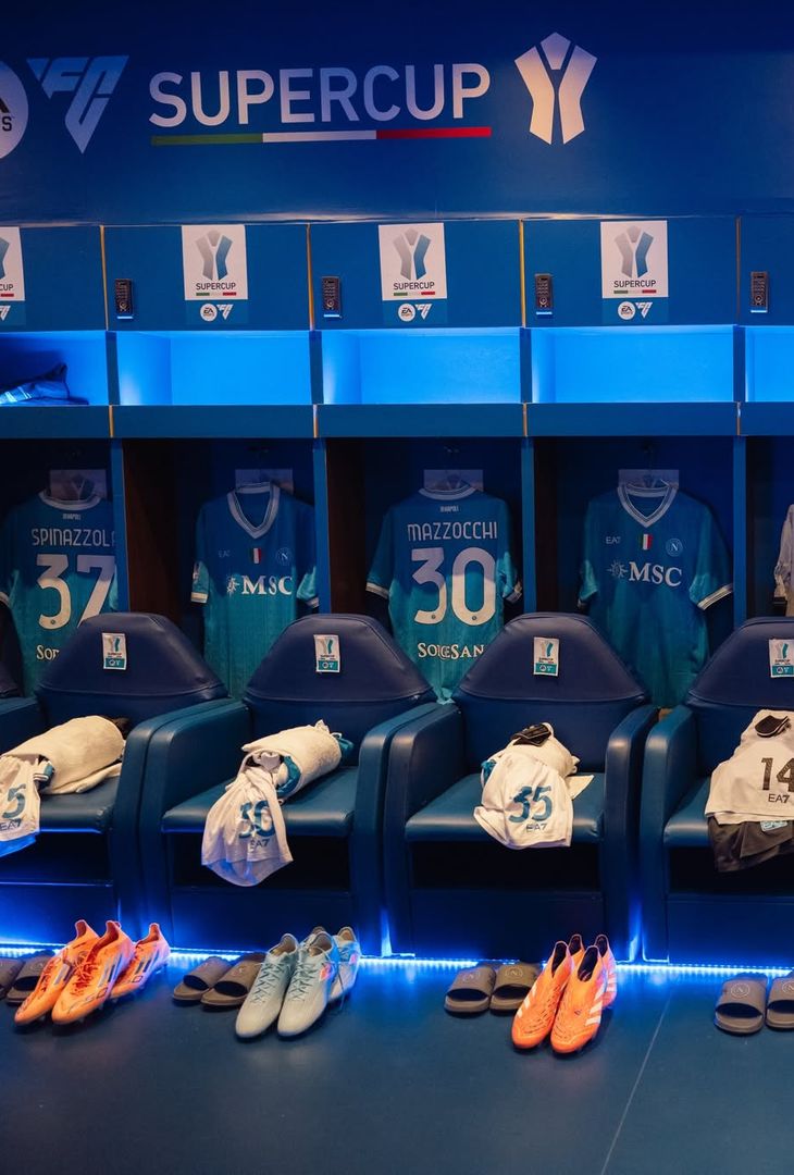Napoli-Milan, lo spogliatoio azzurro è pronto! La scelta sulla maglia – GALLERY - immagine 6