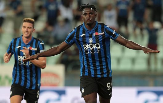PARMA, ITALY - SEPTEMBER 01: Duvan Zapata of Atalanta BC celebrates his second goal during the Serie A match between Atalanta BC and Torino FC at Stadio Ennio Tardini on September 1, 2019 in Parma, Italy. (Photo by Emilio Andreoli/Getty Images)