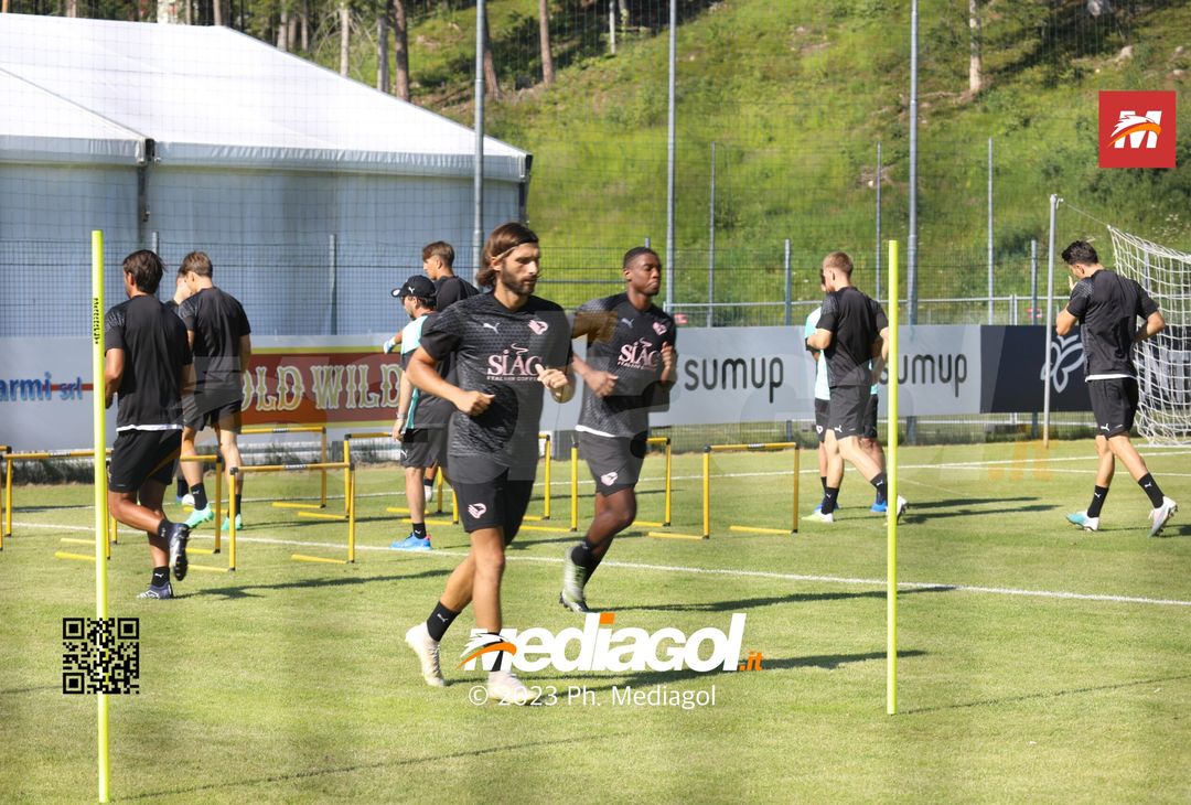 FOTO Ritiro Palermo: il primo allenamento di Brunori e compagni a Ronzone (Gallery) - immagine 8