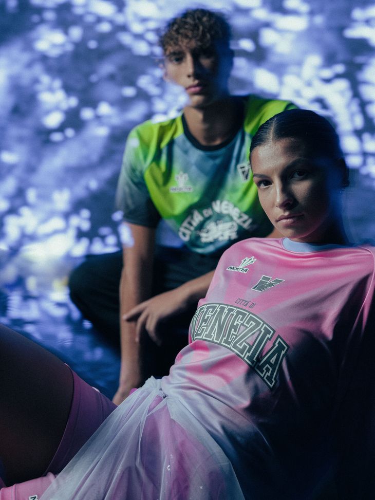 Venezia, le nuove maglie rendono omaggio al legame del club con la città