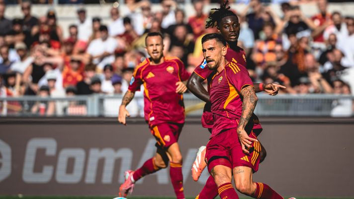 ROME, ITALY - SEPTEMBER 28: AS Roma player Lorenzo Pellegrini during the Serie A match between AS Roma and Hellas Verona FC at Stadio Olimpico on September 28, 2025 in Rome, Italy. (Photo by Luciano Rossi/AS Roma via Getty Images) Riscatto immediato - immagine 1