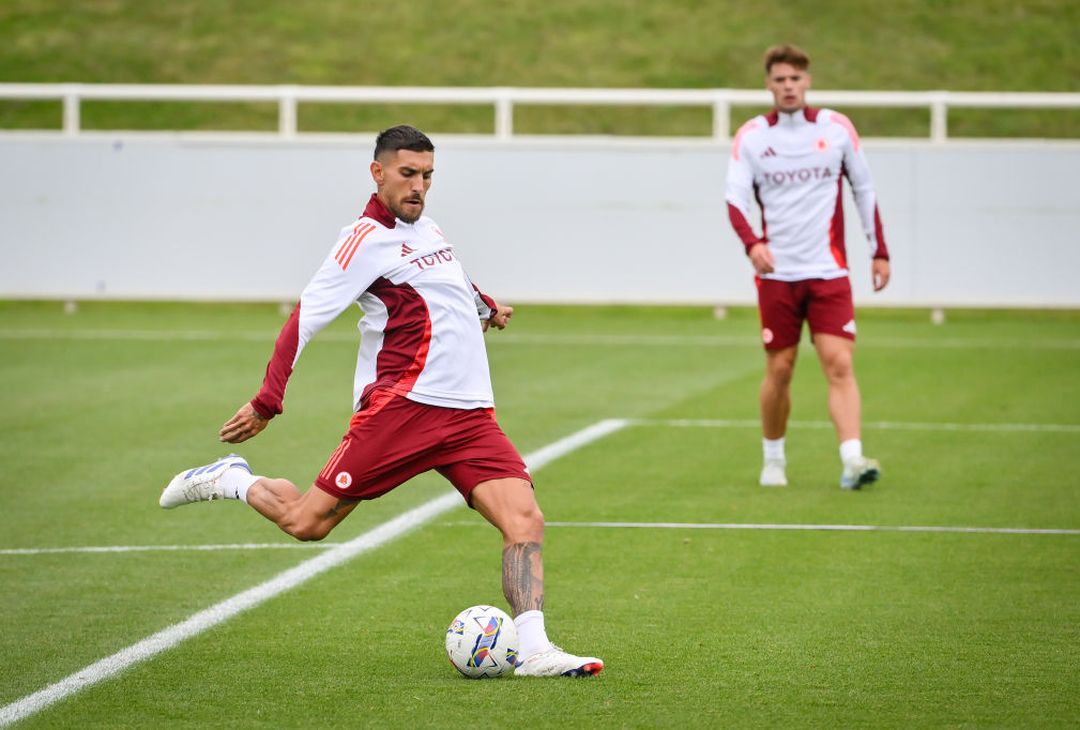 Ritiro Roma, Dovbyk scalda i motori: le indicazioni di De Rossi – FOTO GALLERY - immagine 16