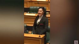 VIDEO / Nuova Zelanda, haka in parlamento e legge stracciata