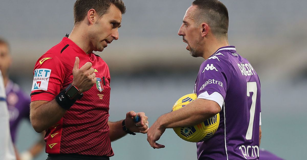 Frosinone Fiorentina La Scheda Dellarbitro Fourneau Viola News