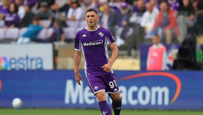 FLORENCE, ITALY - MAY 10: Roberto Piccoli of ACF Fiorentina in action during the Serie A match between ACF Fiorentina and Genoa CFC at Artemio Franchi on May 10, 2026 in Florence, Italy. (Photo by Gabriele Maltinti/Getty Images) E Piccoli? Gazzetta: “Se parte Kean rimane alla Fiorentina” - immagine 1