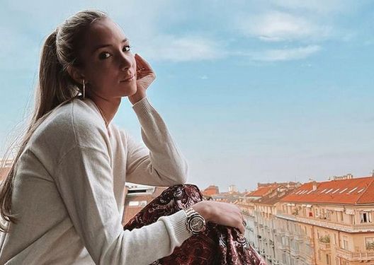 Instagram @alicecampello Alice Campello scoppia a piangere in strada a Madrid: “Era al telefono, non smetteva di…”- immagine 2