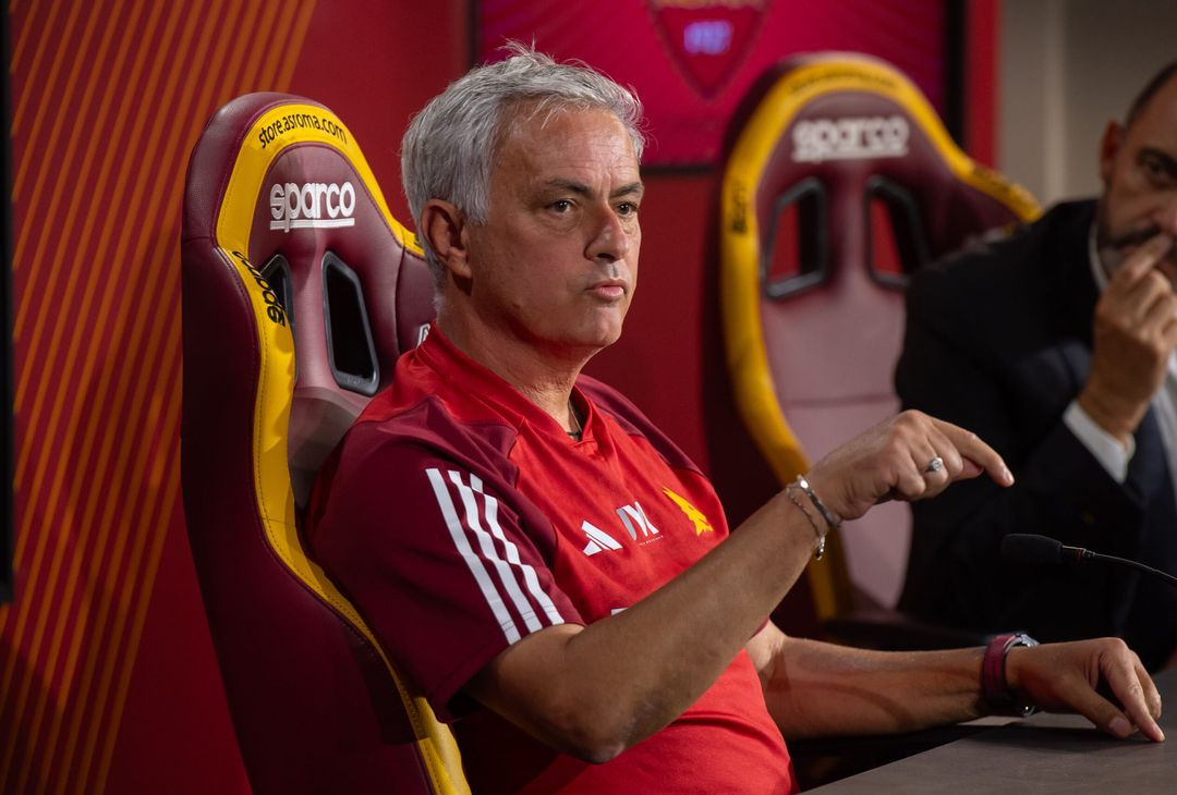 Roma, la conferenza stampa di Mourinho alla vigilia del Frosinone – FOTO GALLERY - immagine 2