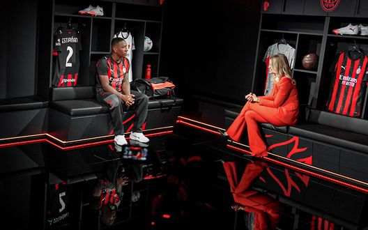 MILAN, ITALY - JULY 23: Pervis Estupinan interview after signs his contract at Casa Milan on July 23, 2025 in Milan, Italy. (Photo by Alessandro Levati/AC Milan via Getty Images)  pervis-estupinan-milan-tv-intervista-parole-dichiarazioni-ufficialita