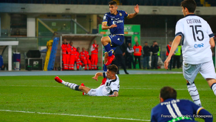 Pagelle, Faraoni gran doppietta, che bravo Zaccagni. Silvestri, ancora miracoli  Pagelle, Faraoni gran doppietta, che bravo Zaccagni. Silvestri, ancora miracoli - immagine 1