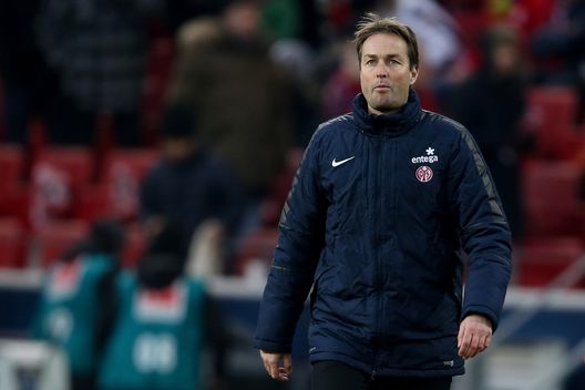 Kasper Hjulmand, durante la sua esperienza al Mainz, 7 febbraio 2015 a Magonza, Germania. (Foto di Simon Hofmann/Bongarts/Getty Images) Bayer Leverkusen, panchina a Kasper Hjulmand: ecco l’allenatore “filosofo”- immagine 3