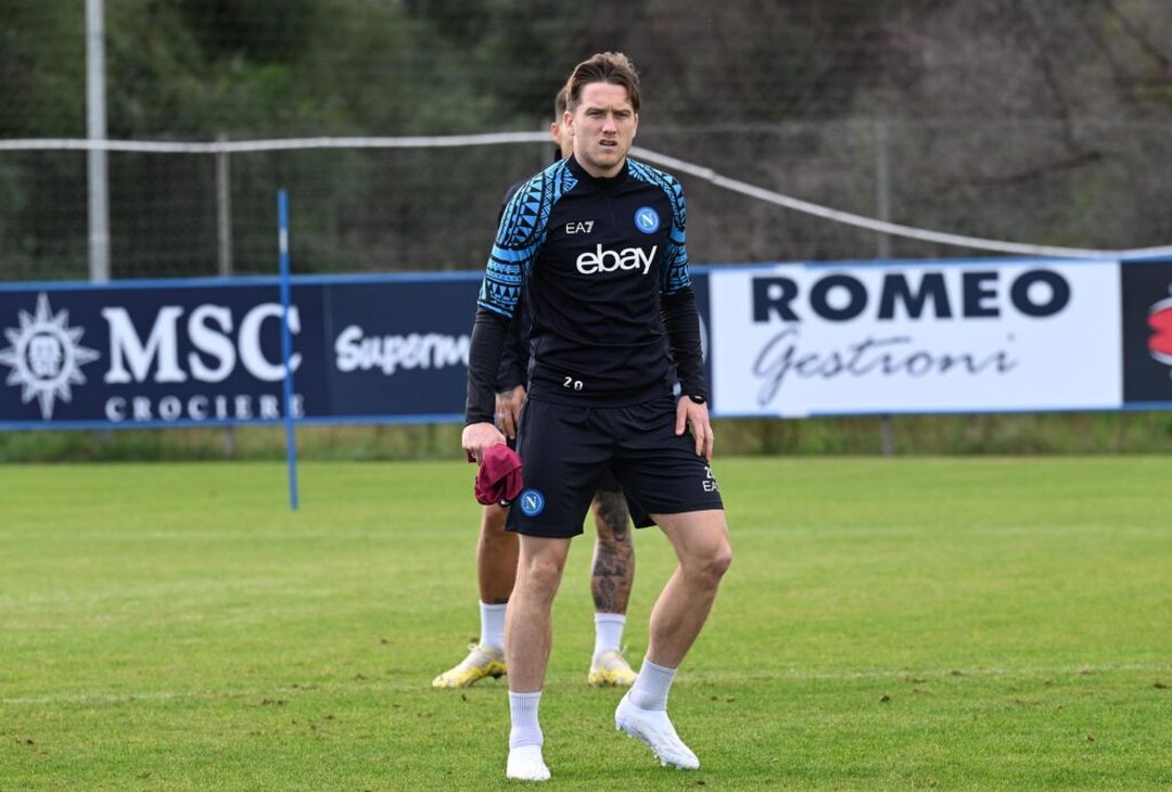 GALLERY Il Napoli torna al lavoro a Castel Volturno: la concentrazione degli azzurri - immagine 6