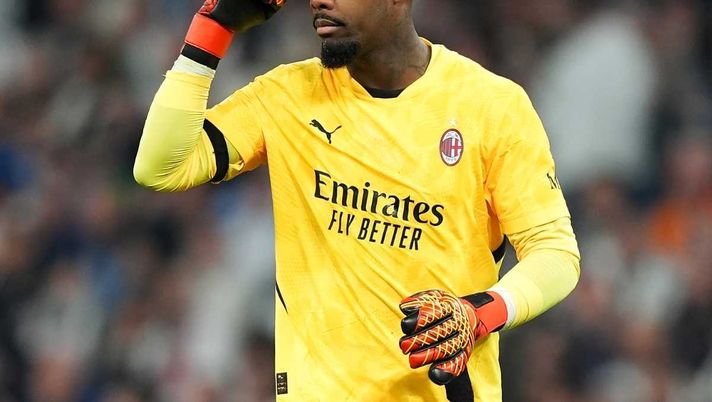 Mike Maignan (portiere AC Milan) | AC Milan News (Foto Getty Images) Milan, senti Braida: 'Maignan? Se vuoi vincere trofei, devi blindarlo'
