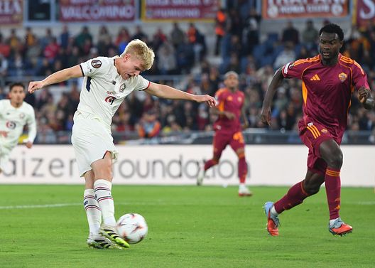 ROMA, ITALIA - OTTOBRE 02: Hakon Arnar Haraldsson del LOSC Lille sigla la rete decisiva nella UEFA Europa League 2025/26 League Phase nella gara contro l’AS Roma. (Foto di Chris Ricco - UEFA/UEFA via Getty Images) Una serata storta: la Roma di Gasperini inciampa all’Olimpico e vince il Lille- immagine 2