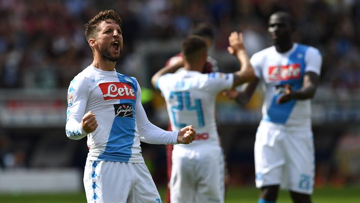 TURIN, ITALY - MAY 14: Dries Mertens of SSC Napoli celebrates a goal during the Serie A match between FC Torino and SSC Napoli at Stadio Olimpico di Torino on May 14, 2017 in Turin, Italy. (Photo by Valerio Pennicino/Getty Images) Serie A: il big match è Napoli-Juve, Gattuso esordisce a Benevento - immagine 1