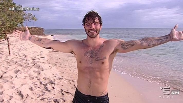 Rapinatore a De Martino: “Lasciami o ti sparo”. Furto con trucco: come è andata - immagine 1