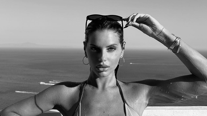 Antonella Fiordelisi racconta la sua estate. Fisico mozzafiato e curve da paura Antonella Fiordelisi racconta la sua estate. Fisico mozzafiato e curve da paura - immagine 1