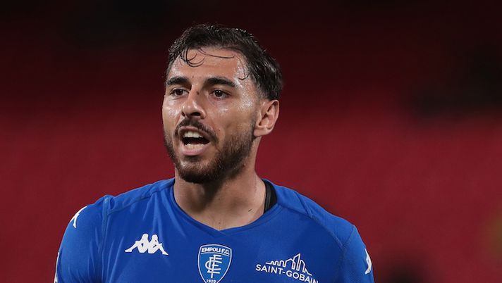 MONZA, ITALY - AUGUST 26: Giuseppe Pezzella of Empoli FC looks on during the Serie A TIM match between AC Monza and Empoli FC at U-Power Stadium on August 26, 2023 in Monza, Italy. (Photo by Emilio Andreoli/Getty Images) Empoli, sospiro di sollievo per Pezzella: le sue condizioni. Le ultime su Viti e Zurkowski - immagine 1