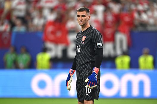 PSV, numero speciale per il neo portiere Kovar: ha scelto il 32 in onore di Abbiati- immagine 2