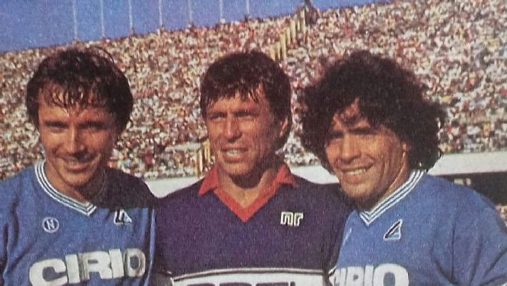 Bertoni: “L’amore di Napoli per Maradona non mi sorprende, lui ha scritto la storia!” Bertoni: “L’amore di Napoli per Maradona non mi sorprende, lui ha scritto la storia!” - immagine 1