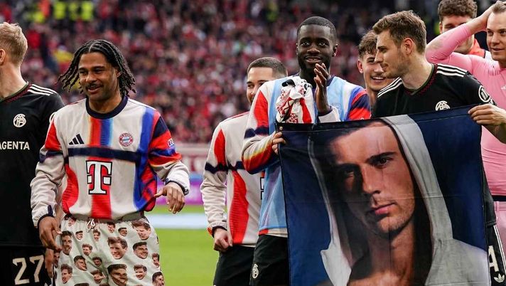 Milan, guarda Goretzka: i compagni lo omaggiano così. Il curioso gesto di Gnabry | Video - immagine 1