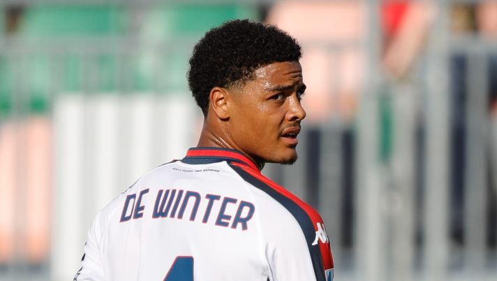 VENICE, ITALY - SEPTEMBER 21: Koni De Winter of Genoa during the Serie A match between Venezia and Genoa at Stadio Pier Luigi Penzo on September 21, 2024 in Venice, Italy. (Photo by Timothy Rogers/Getty Images) Romano annuncia: “De Winter-Milan, ‘here we go’: ecco cifre e dettagli” - immagine 1