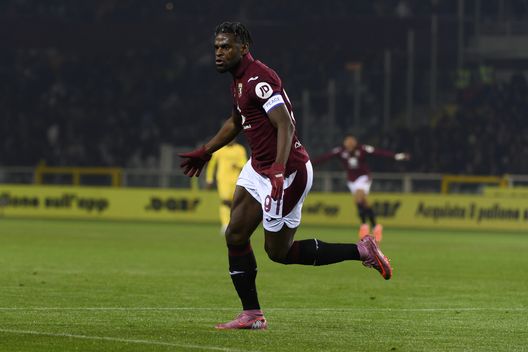 TURIN, ITALY - DECEMBER 8: Duván Zapata of Torino FC celebrates a second goal during the Serie A match between Torino FC and AC Milan at Stadio Olimpico di Torino on December 8, 2025 in Turin, Italy. (Photo by Stefano Guidi - Torino FC/Torino FC 1906 via Getty Images) Torino-Milan 2-3, Zapata: “È un momento che ci fa male. Gol? Bella emozione”- immagine 2