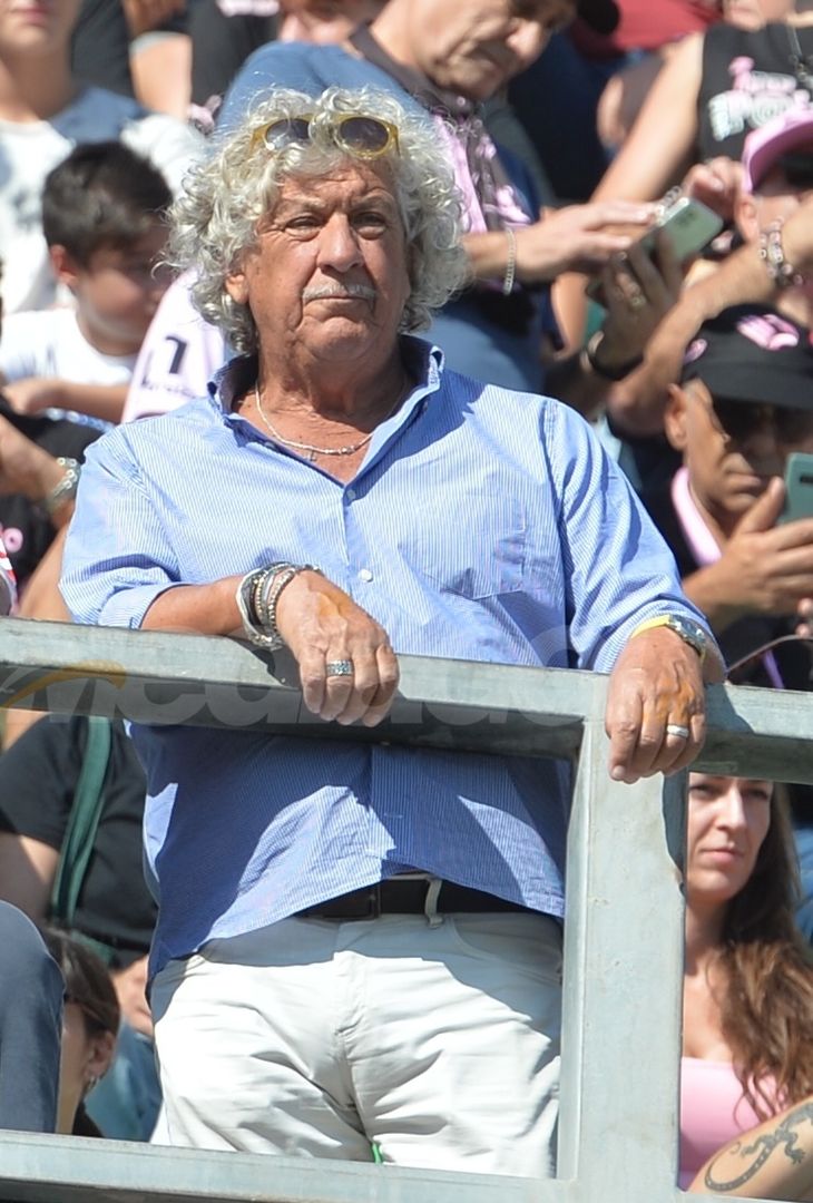 FOTOTIFO Palermo-Sudtirol 2-1, gli scatti ai tifosi al “Renzo Barbera” (GALLERY) - immagine 38