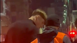 Ferrante, autografi all’esterno del Maradona per il giovane portiere del Napoli