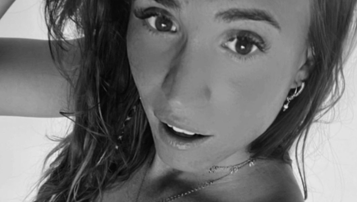 Carolina, risveglio super sensuale. Lady Cassano, il buongiorno è più che bollente  Carolina, risveglio super sensuale. Lady Cassano, il buongiorno è più che bollente - immagine 1