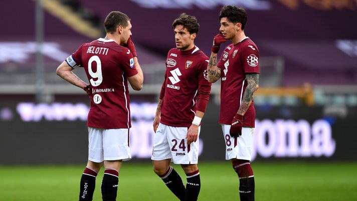 TURIN, ITALY - FEBRUARY 13: Andrea Belotti, Simone Verdi and Daniele Baselli of Torino FC interact following the Serie A match between Torino FC and Genoa CFC at Stadio Olimpico di Torino on February 13, 2021 in Turin, Italy. Sporting stadiums around Italy remain under strict restrictions due to the Coronavirus Pandemic as Government social distancing laws prohibit fans inside venues resulting in games being played behind closed doors. (Photo by Valerio Pennicino/Getty Images) Corri Toro, corri - immagine 1