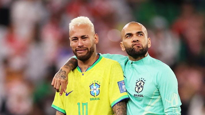 La famiglia di Neymar sostiene Dani Alves: il padre del calciatore gli ha già dato 150.000 euro - immagine 1