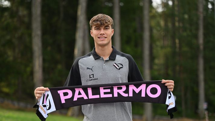 LIVE Ritiro Palermo, Desplanches si presenta in conferenza stampa: segui la diretta  Palermo