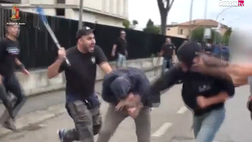 Video – Pisa-Brescia, le immagini della guerriglia ultrà