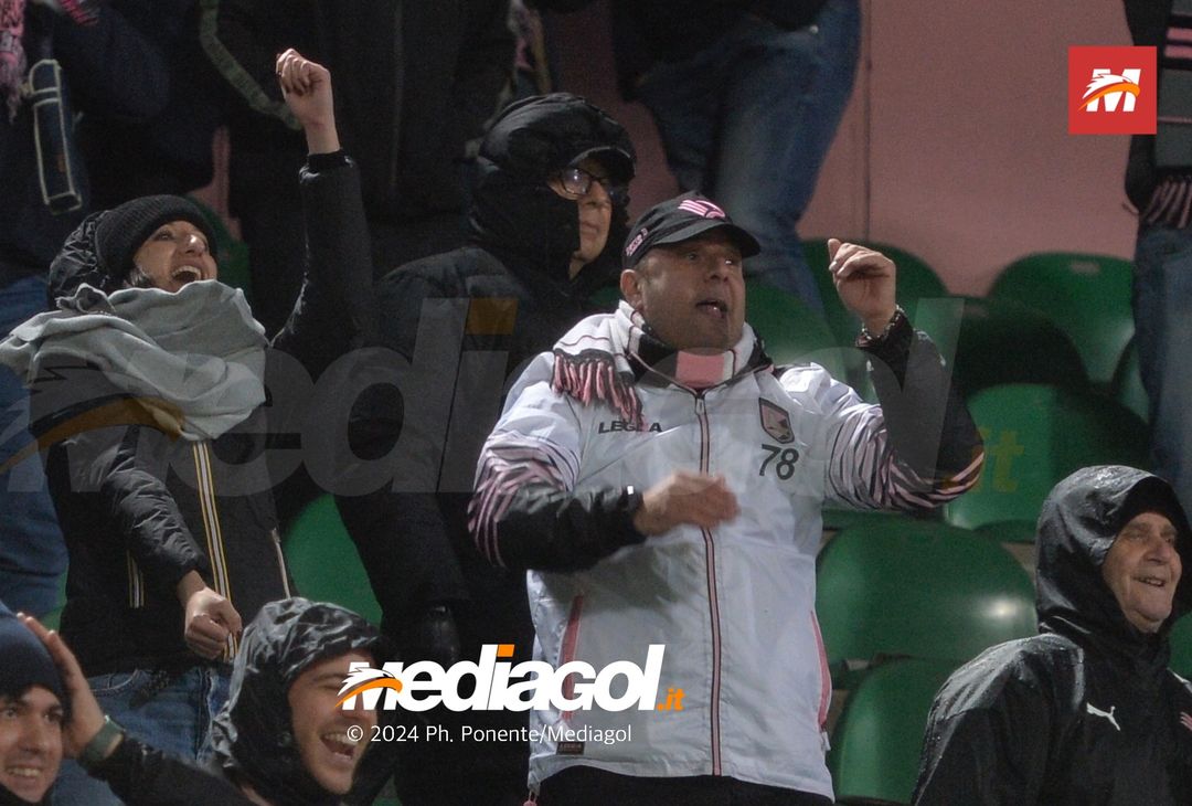 FOTOTIFO Palermo-Modena 4-2, gli scatti ai tifosi al “Renzo Barbera” (GALLERY) - immagine 73
