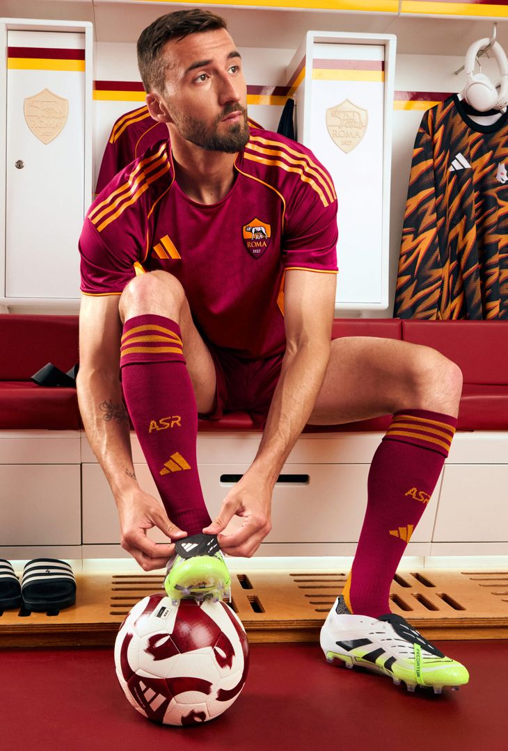 Roma, ecco le immagini della nuova maglia  – FOTO GALLERY - immagine 3