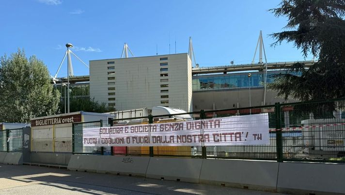 Toro, striscione contro squadra e società prima della Fiorentina - immagine 1