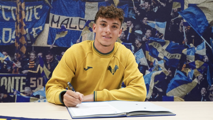 Verona, Casagrande firma il primo contratto da professionista - immagine 1