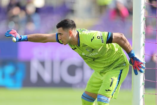 Lo voleva la Fiorentina, adesso fa panchina. Il mercato chiama Musso- immagine 2