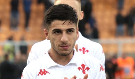 LECCE, ITALY - OCTOBER 20: Players of Fiorentina celebrates the victory after the Serie A match between Lecce and Fiorentina at Stadio Via del Mare on October 20, 2024 in Lecce, Italy. (Photo by Maurizio Lagana/Getty Images) Ag. Biraghi e Parisi: “Momento no, per ora professionisti. A gennaio valuteremo”- immagine 2