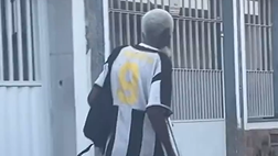 Felipe Melo incredulo, c’è un uomo per strada con addosso la maglia di Iaquinta